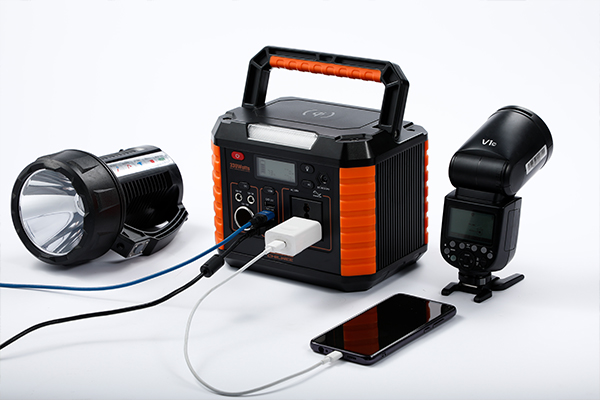 A “Central Elétrica Privada” para suas viagens ao ar livre - o armazenamento portátil de energia Chilwee oferece um crescente senso de ciência e tecnologia!